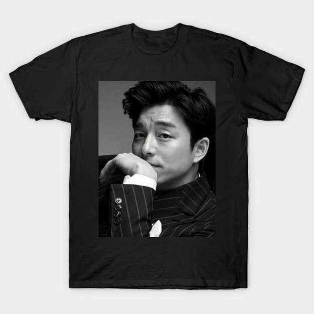 Gong Yoo - V15 T-Shirt by kazumi